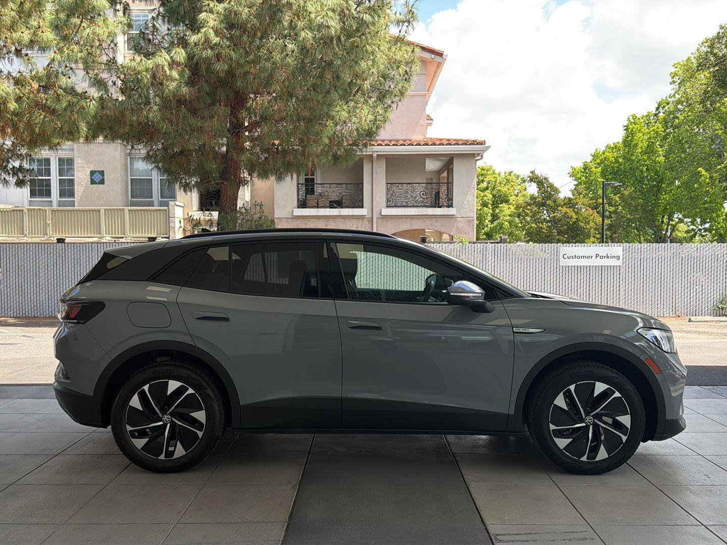 Certified 2022 Volkswagen ID.4 Pro AWD/4WD image 6