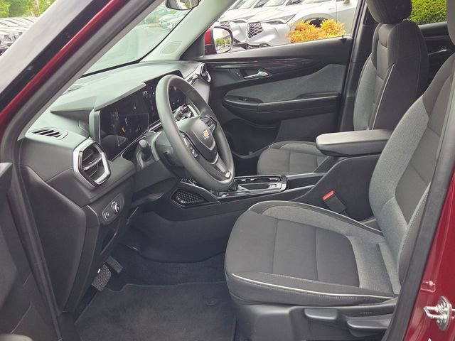 Used 2025 Chevrolet TrailBlazer LT AWD/4WD image 5