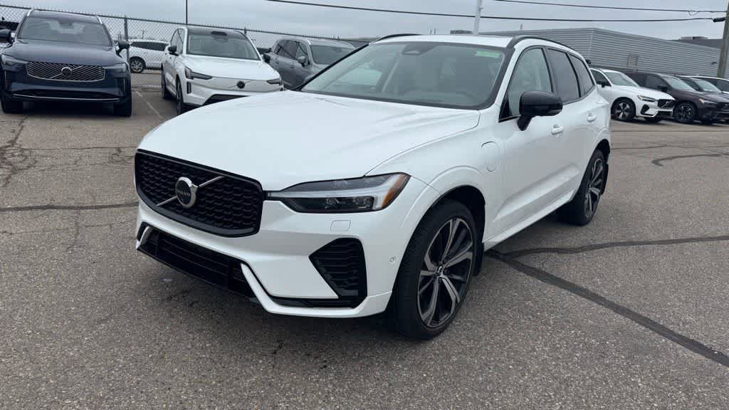 Used 2025 Volvo XC60 T8 Ultra w/ Protection Package Premier AWD/4WD image 1