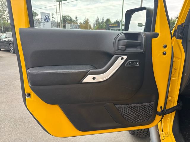 Used 2015 Jeep Wrangler Unlimited Sahara AWD/4WD image 16