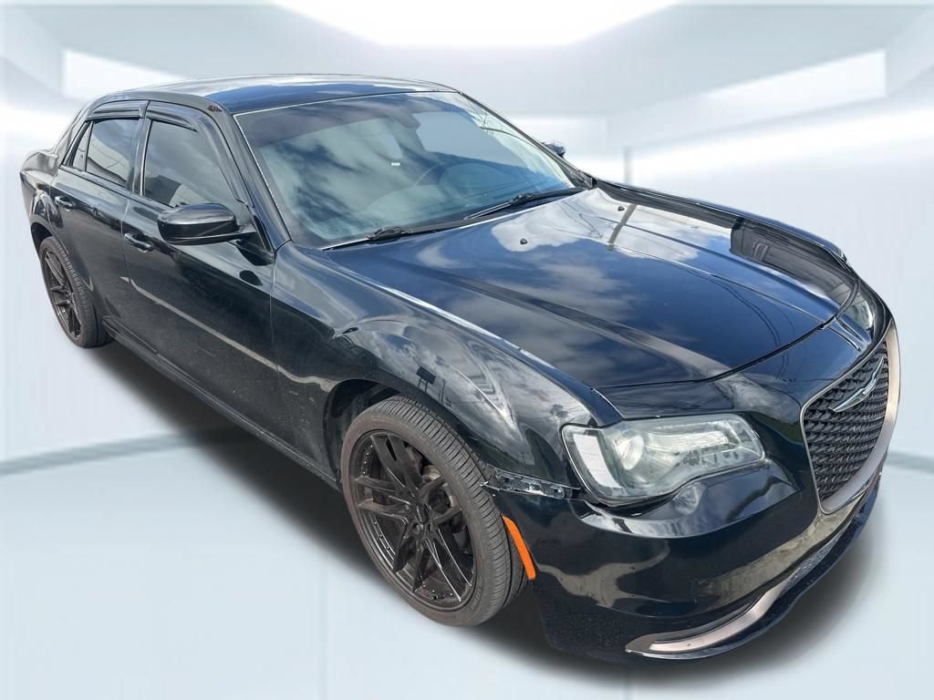 Used 2017 Chrysler 300 S RWD image 4