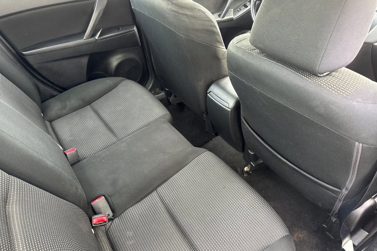 Used 2013 MAZDA MAZDA3 i SV image 28