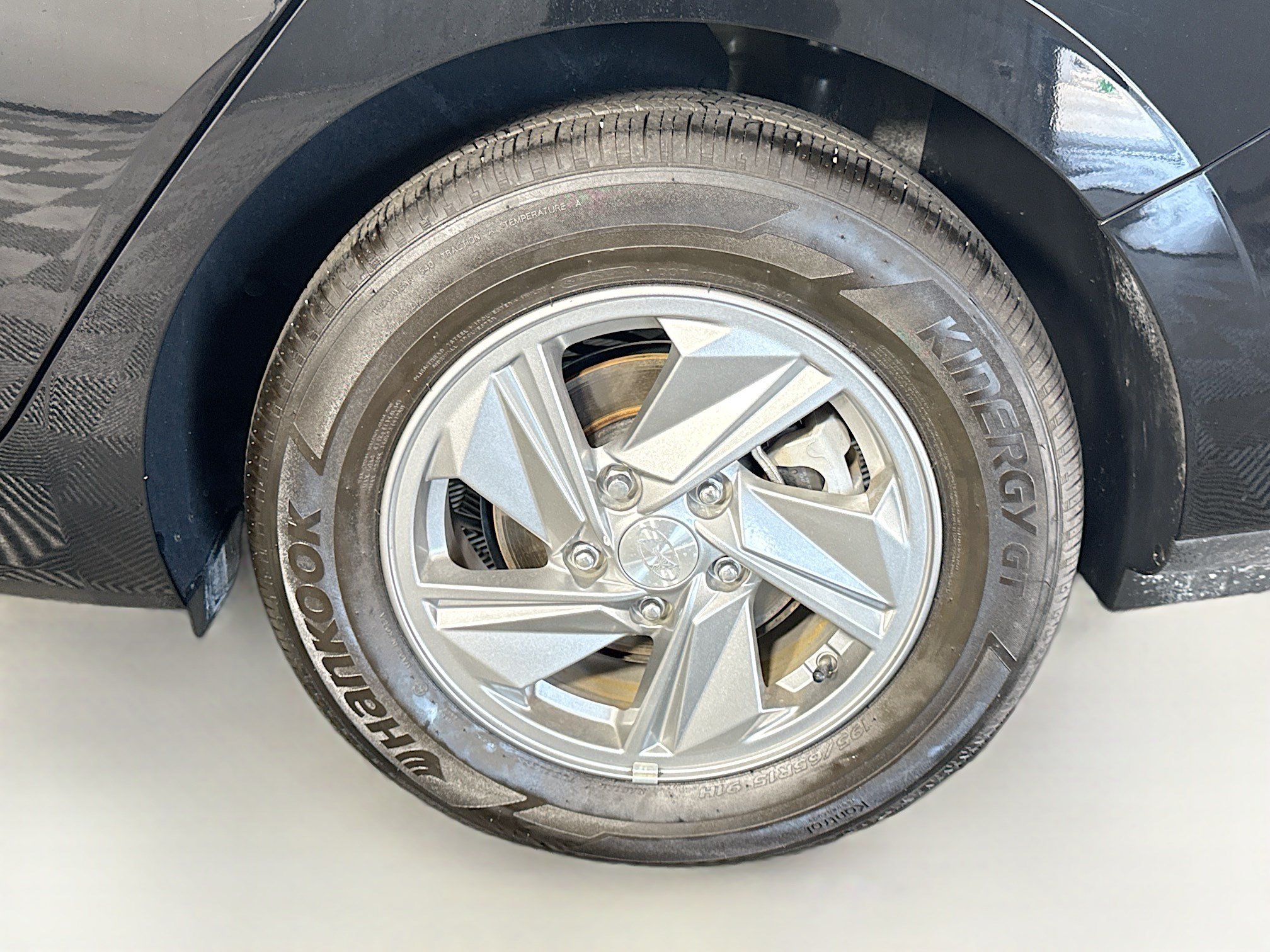 Used 2025 Hyundai Elantra SE FWD image 36