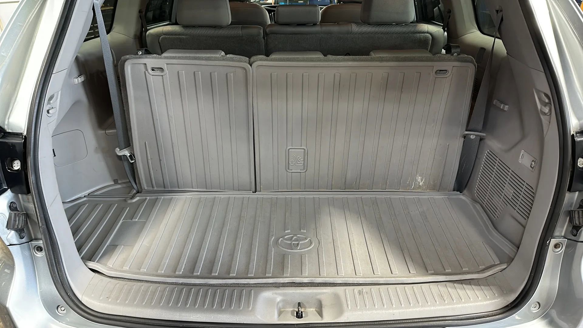 Used 2019 Toyota Highlander LE AWD/4WD image 14