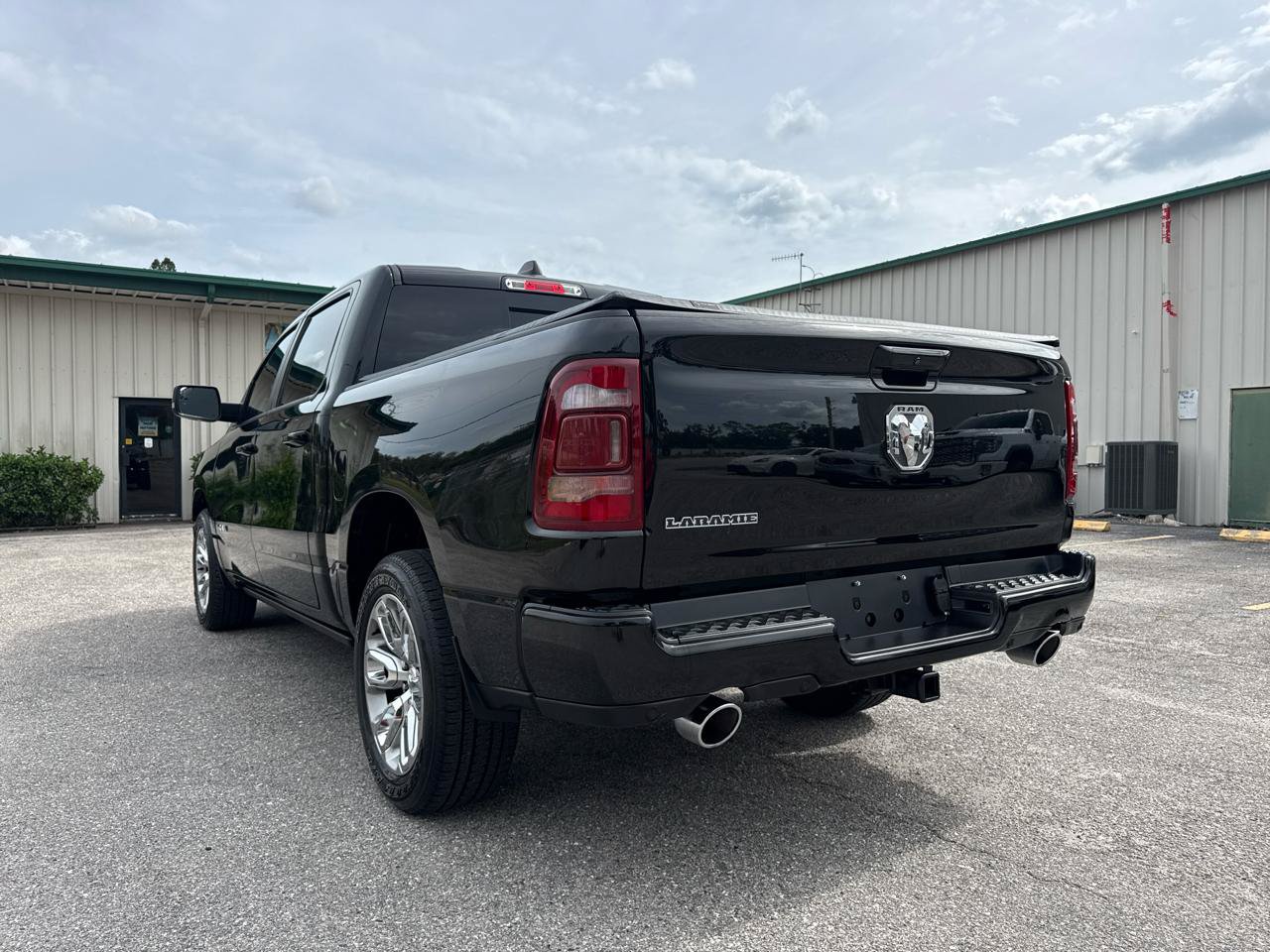 Used 2023 RAM 1500 Laramie RWD image 14