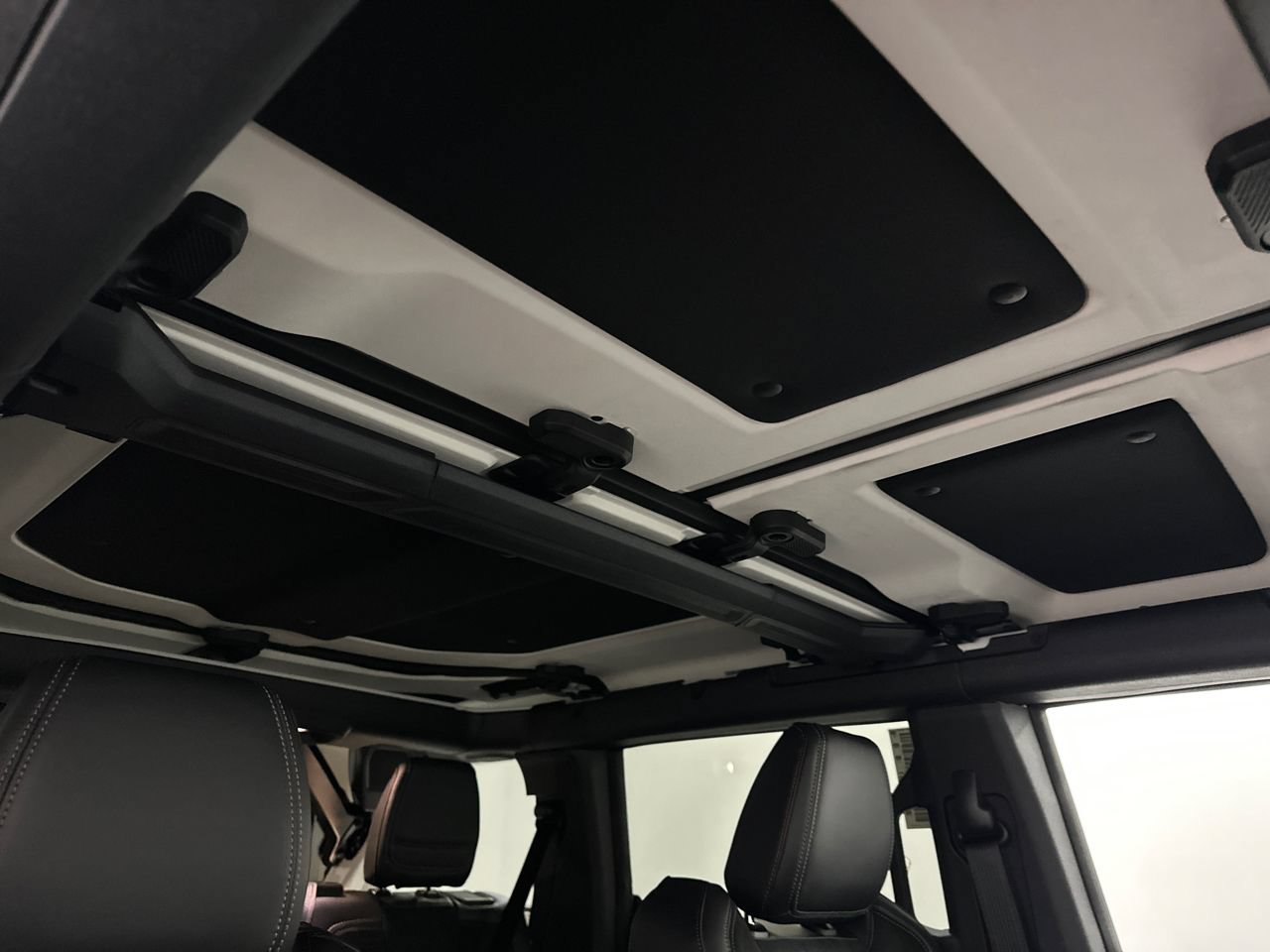 New 2025 Ford Bronco Raptor w/ Interior Carbon Fiber Pack AWD/4WD image 15