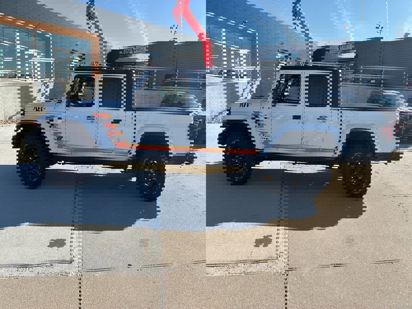 Used 2021 Jeep Gladiator Sport image 2