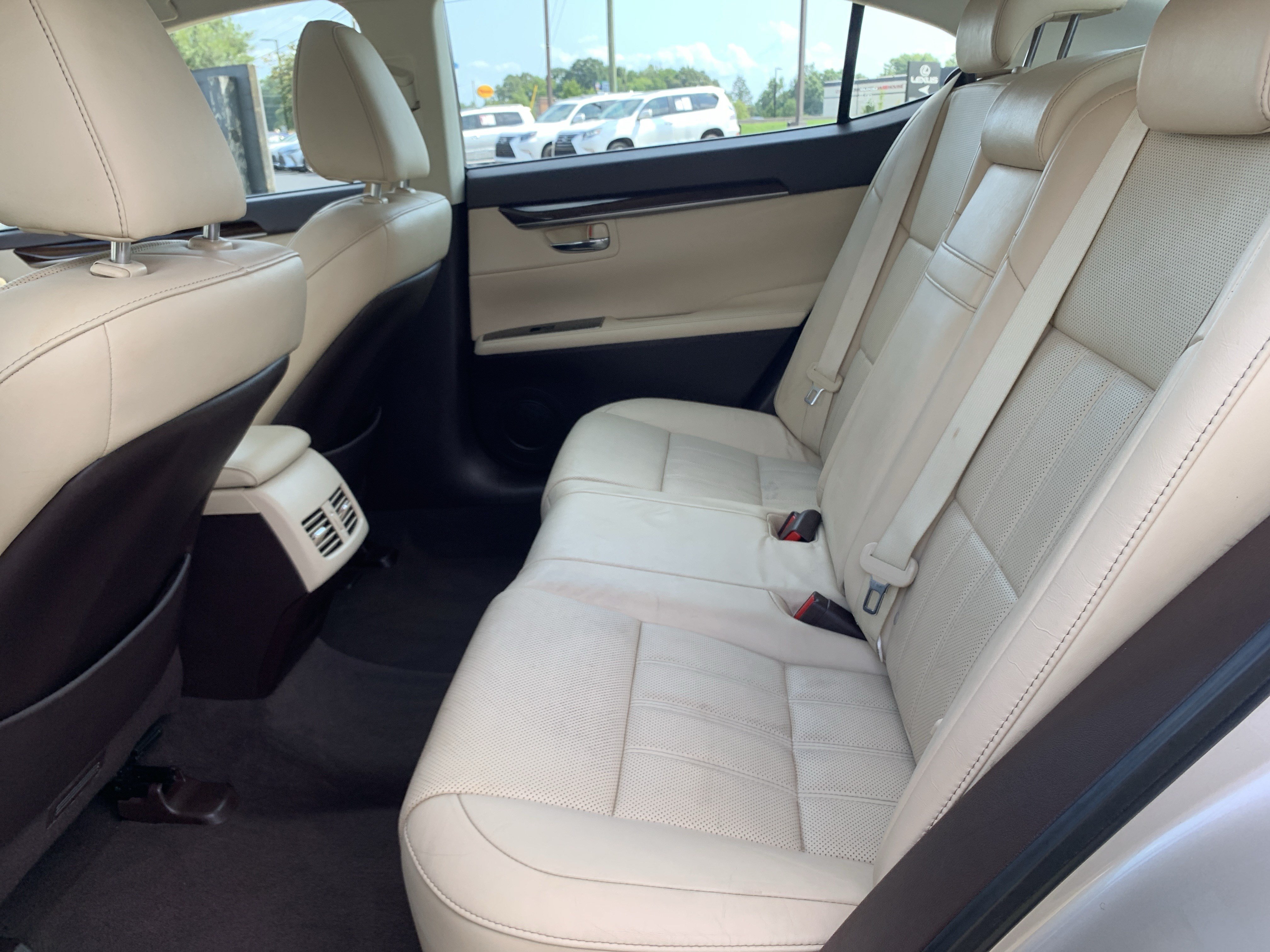 Used 2016 Lexus ES 350 w/ Luxury Package w/Wood Trim FWD image 32