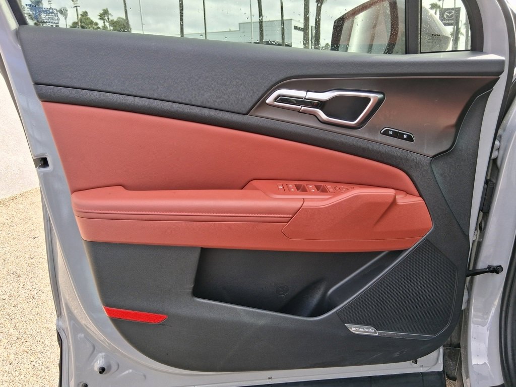 Used 2026 Kia Sportage SX image 12