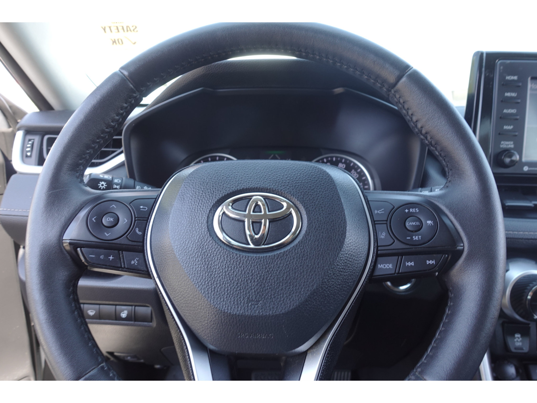 Used 2021 Toyota RAV4 XLE w/ XLE Grade Weather Package FWD image 13
