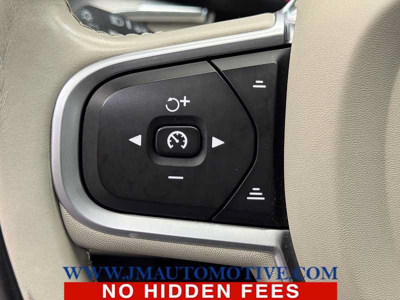 Used 2019 Volvo XC60 T5 Momentum w/ Multimedia Package AWD/4WD image 37