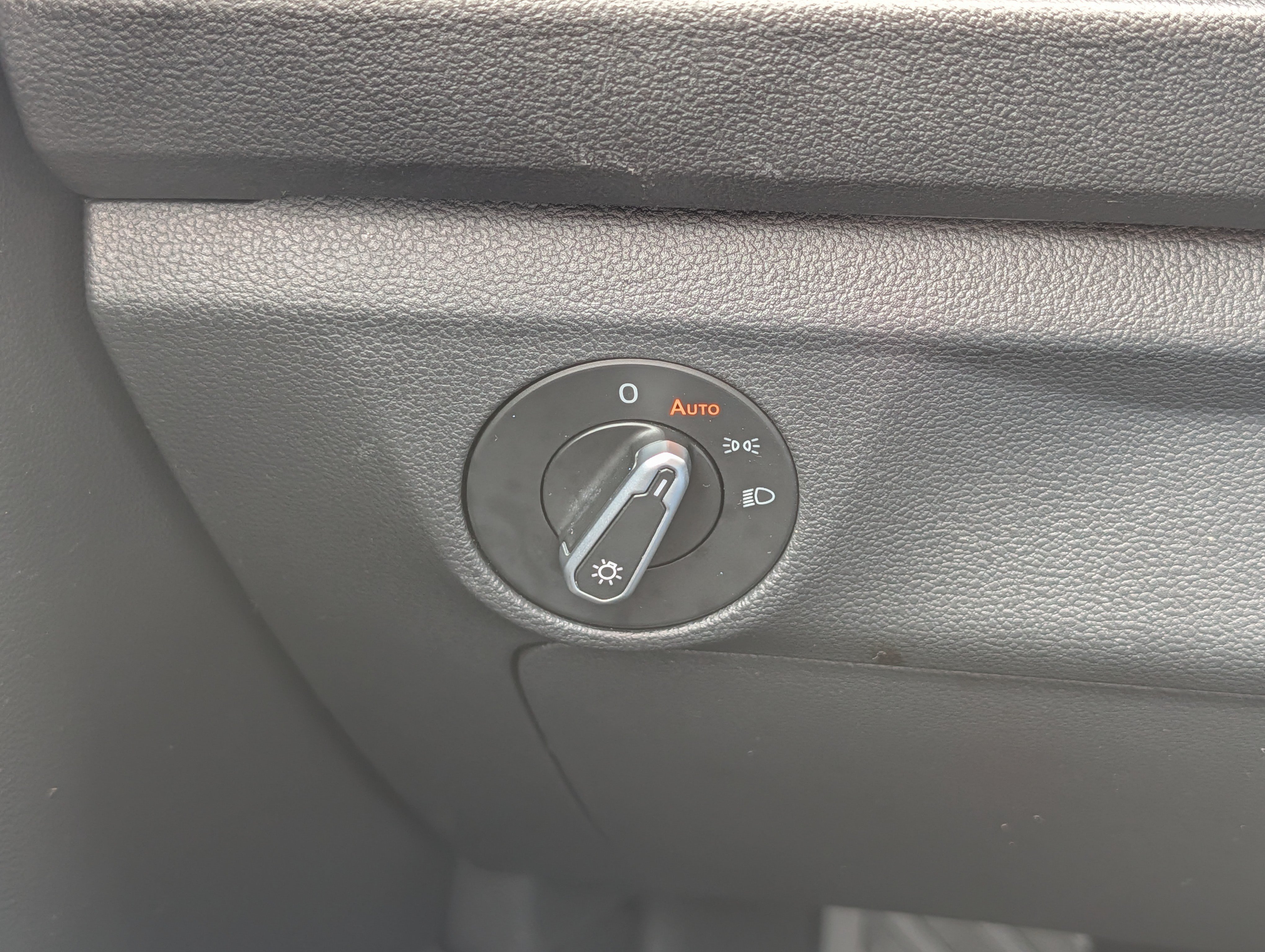 Used 2022 Volkswagen Jetta SE FWD image 26