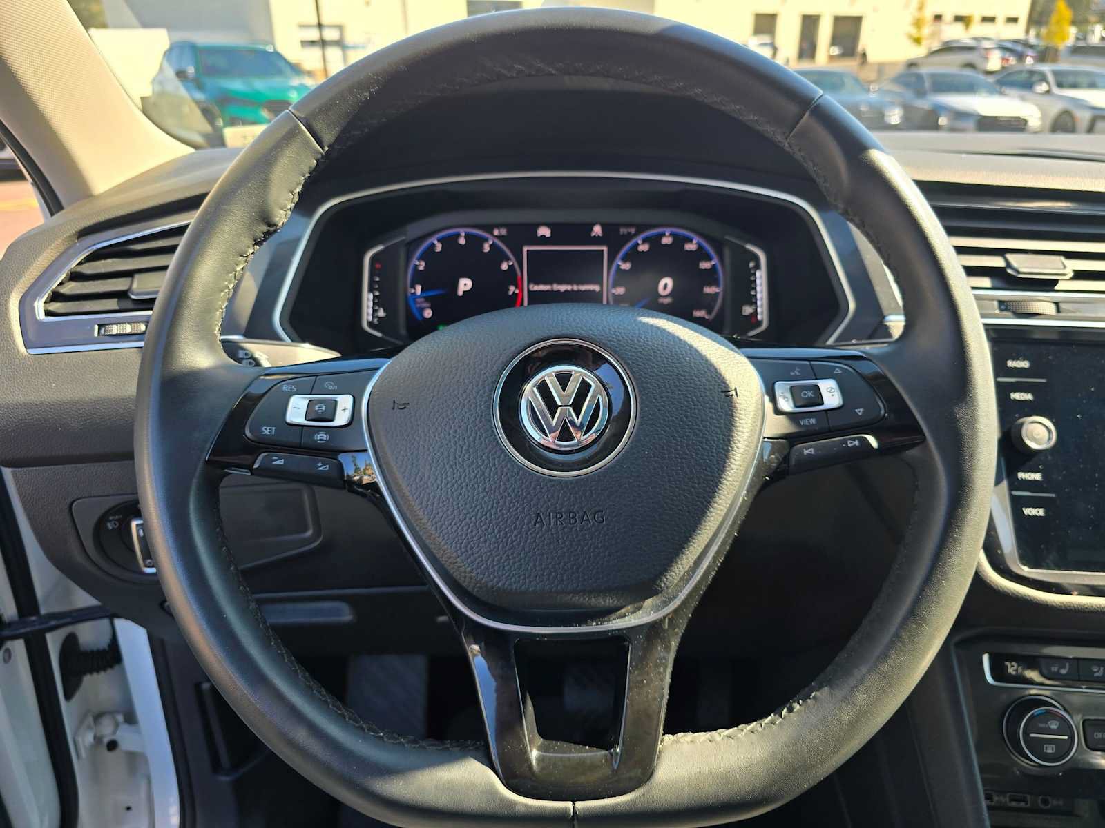 Used 2020 Volkswagen Tiguan SEL AWD/4WD image 23