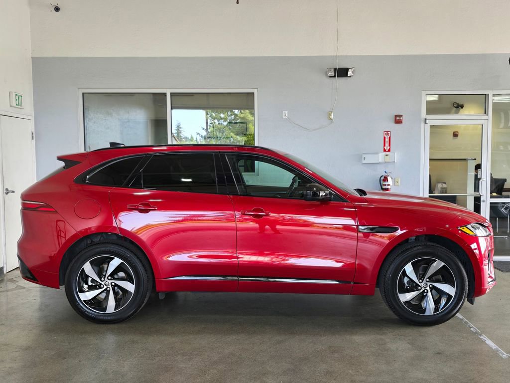 Used 2024 Jaguar F-PACE R-Dynamic S image 4