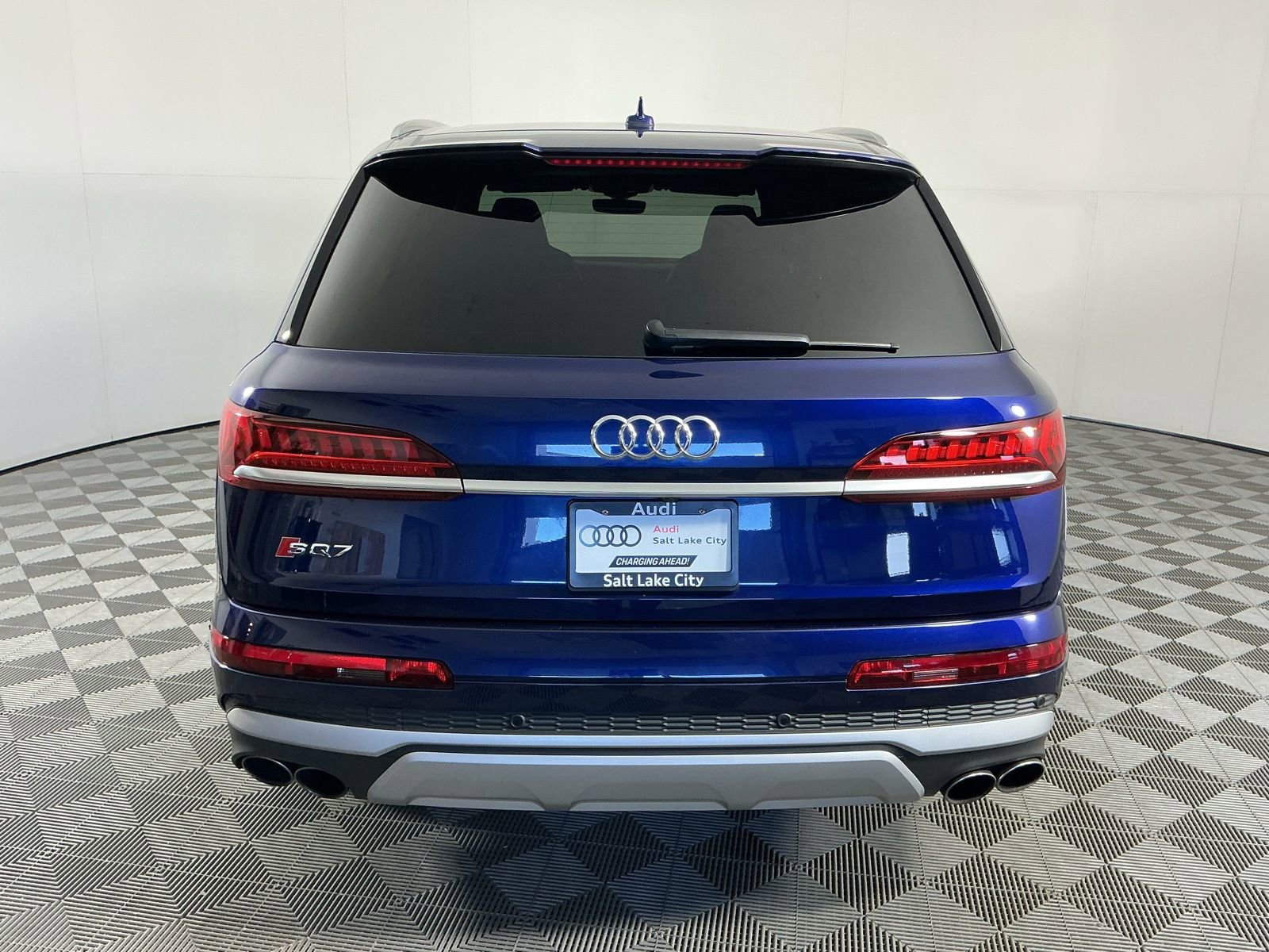 Used 2022 Audi SQ7 Prestige w/ Prestige Package image 8