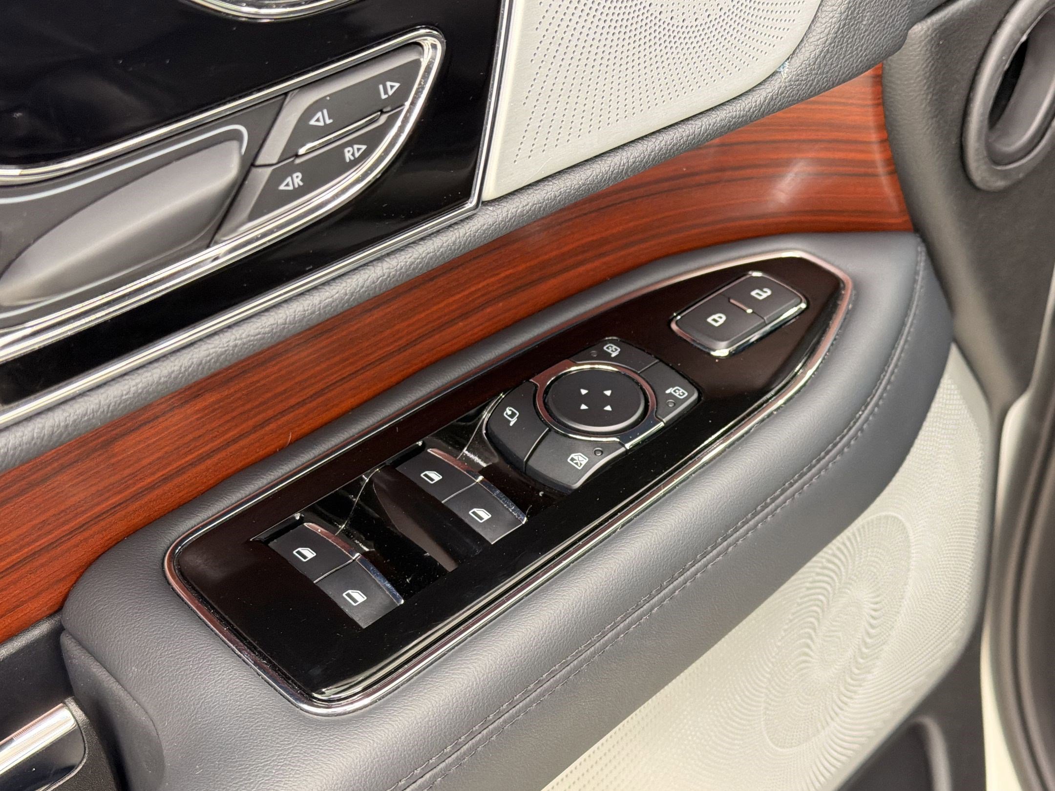 Used 2023 Lincoln Navigator Reserve AWD/4WD image 20