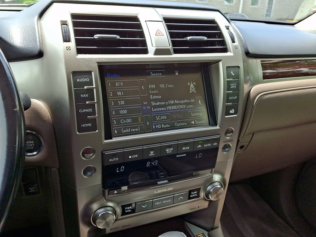 Used 2018 Lexus GX 460 Premium w/ Premium Package AWD/4WD image 18