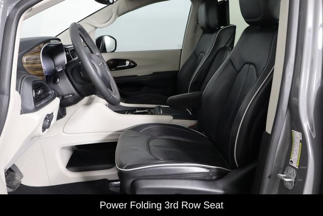 Used 2023 Chrysler Pacifica Limited w/ Uconnect Theater Family Group AWD/4WD image 14