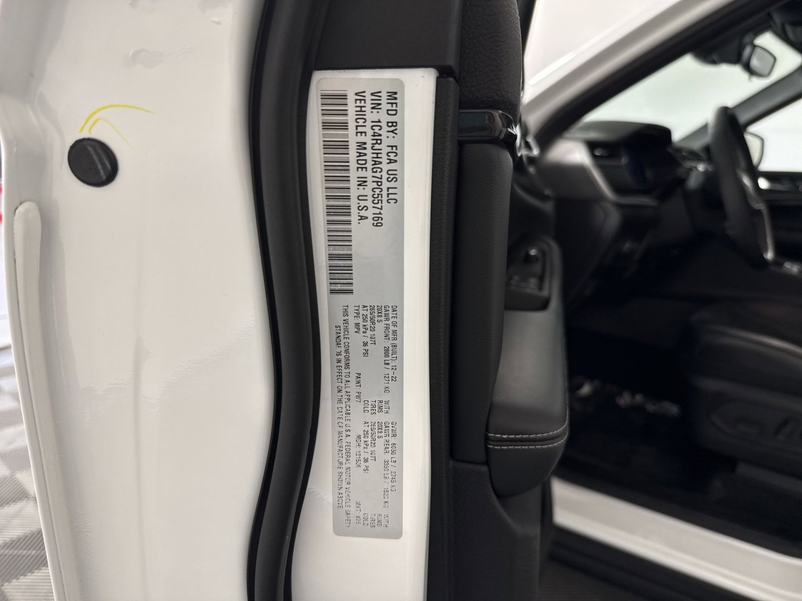 Used 2023 Jeep Grand Cherokee Altitude image 29