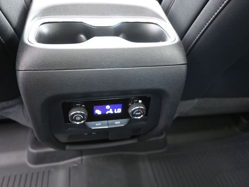 New 2026 Chevrolet Traverse Z71 w/ Enhanced Driving Package AWD/4WD image 18