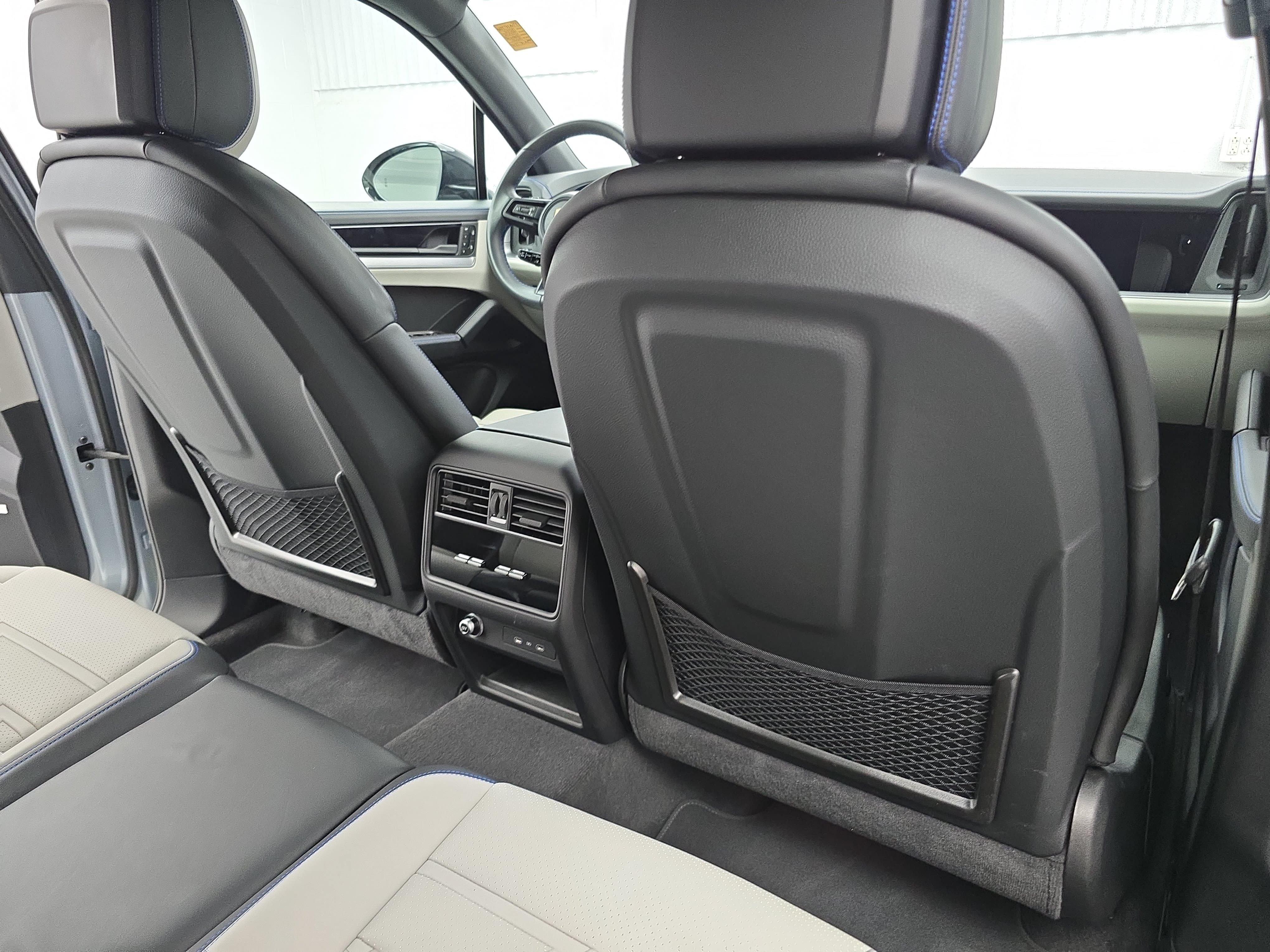 Certified 2026 Porsche Cayenne E-Hybrid AWD/4WD image 13