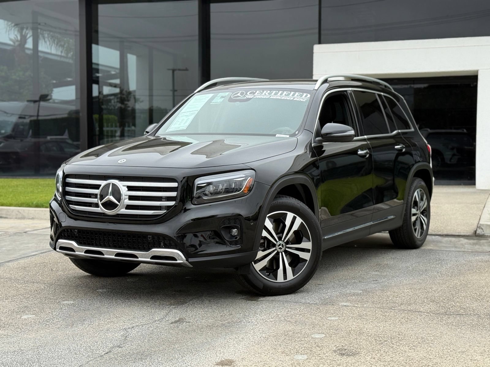 Used 2025 Mercedes-Benz GLB 250 image 3