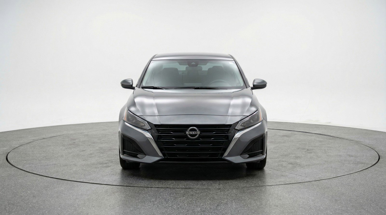 Used 2025 Nissan Altima 2.5 SV FWD image 2