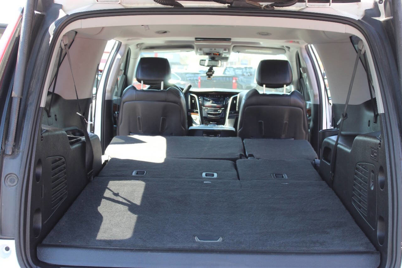 Used 2018 Cadillac Escalade ESV Luxury AWD/4WD image 15