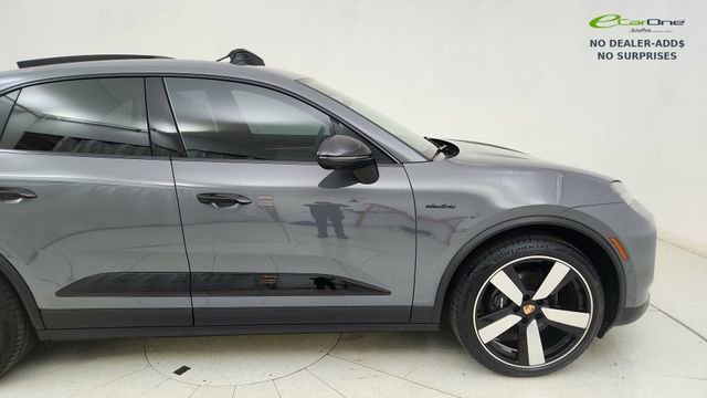 Used 2025 Porsche Macan Electric RWD image 8