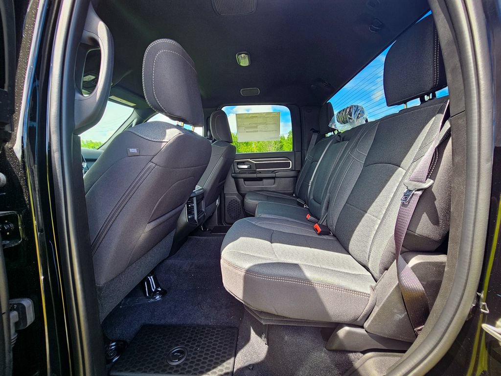 New 2026 RAM 3500 Big Horn AWD/4WD image 37