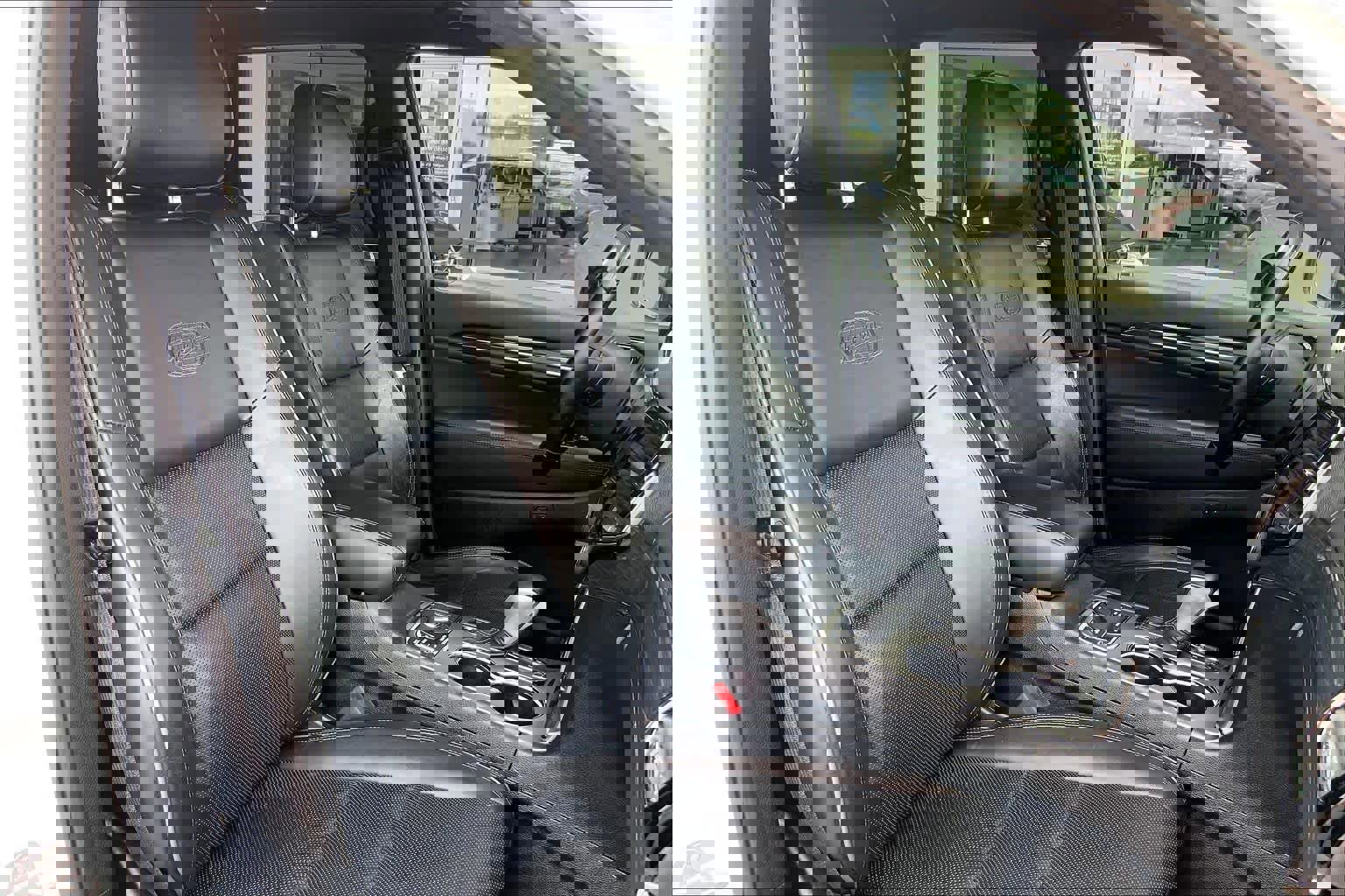 Used 2020 Jeep Grand Cherokee Overland image 8