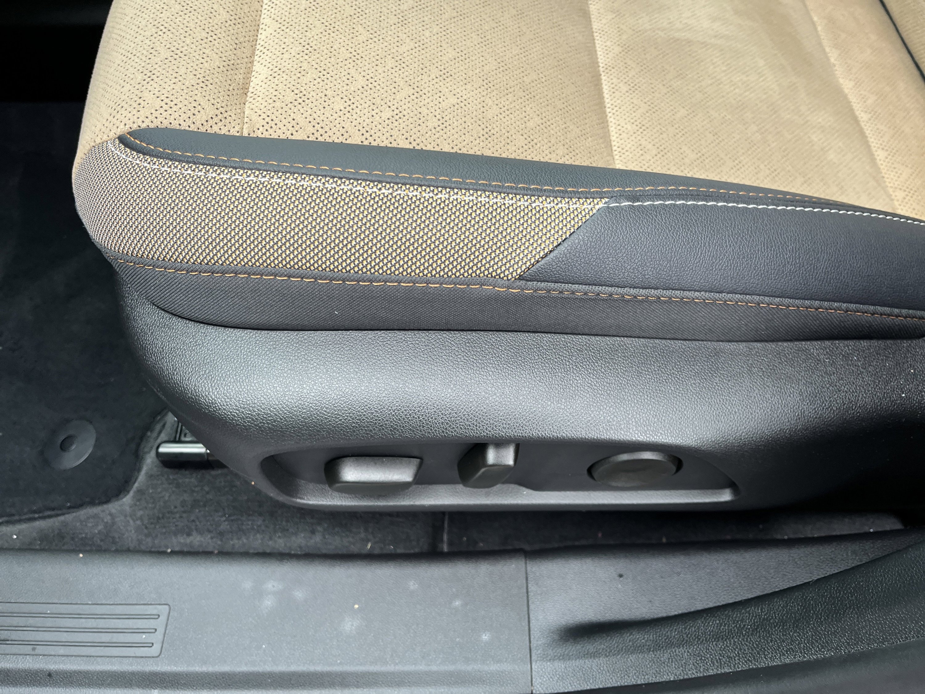 Used 2026 Chevrolet Equinox ACTIV w/ Safety and Technology Package image 17