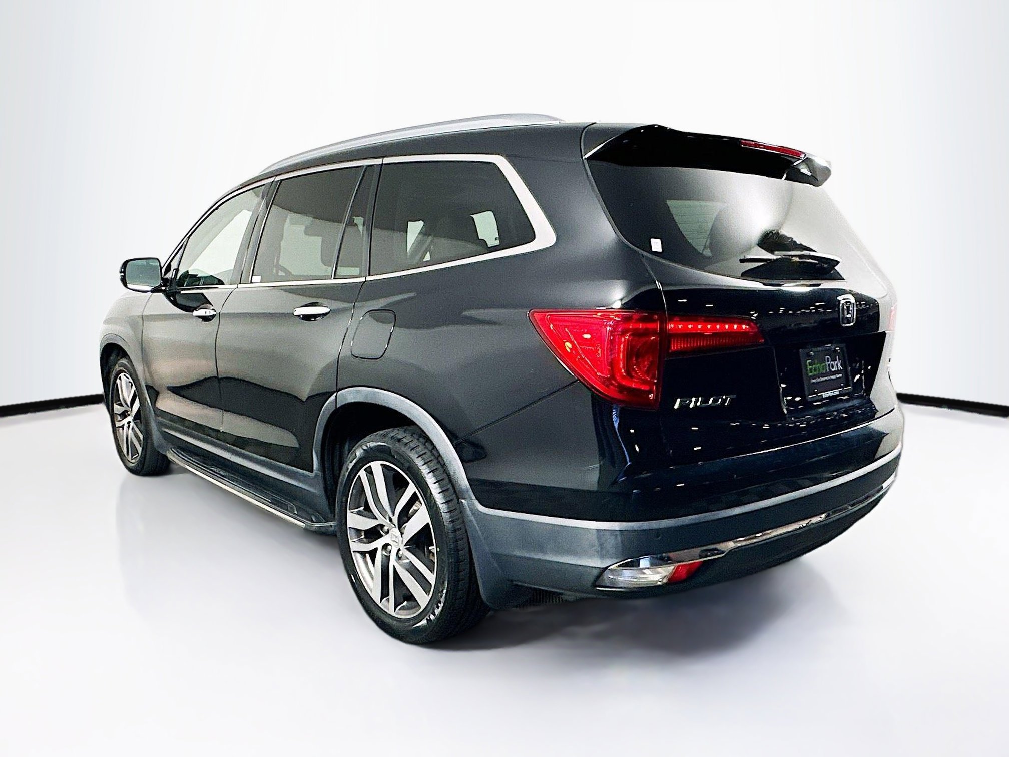 Used 2017 Honda Pilot Elite image 5