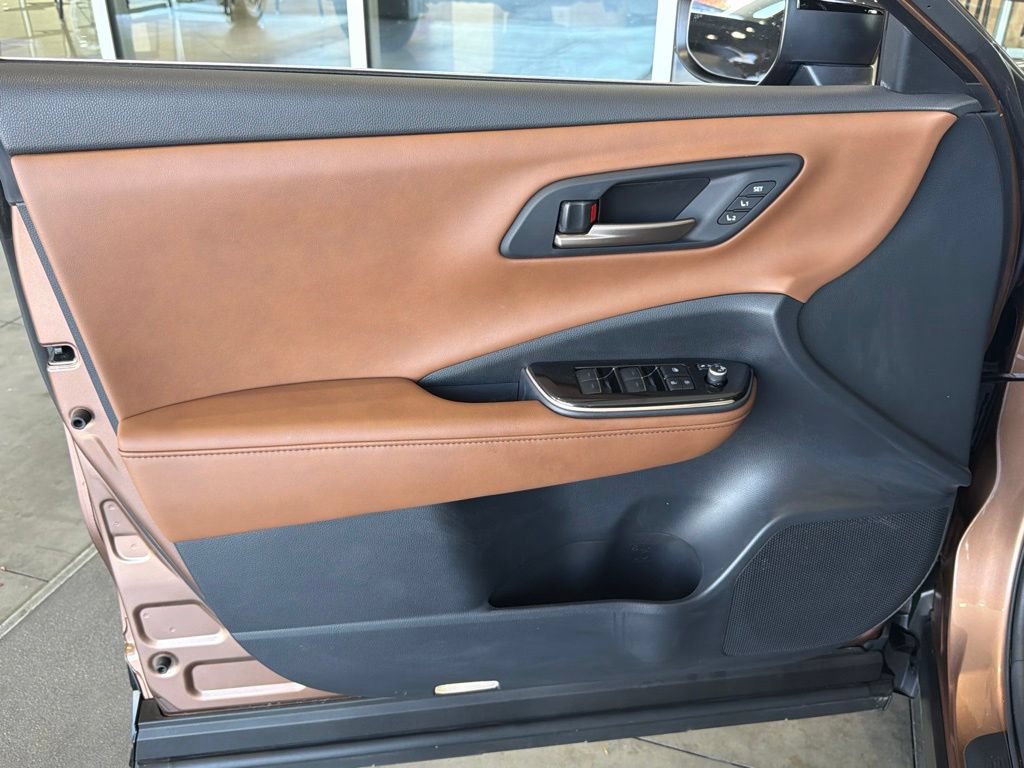 Certified 2025 Toyota Crown Signia AWD/4WD image 19
