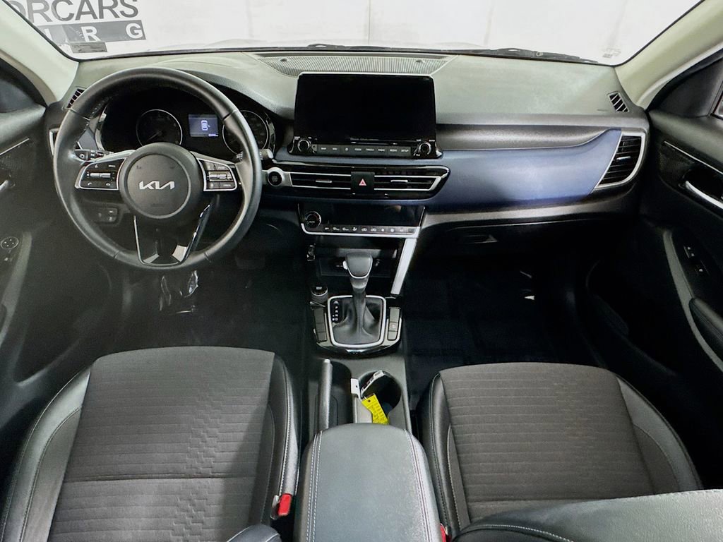 Used 2023 Kia Seltos S w/ Navigation Package image 27