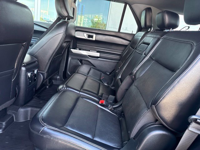 Used 2022 Ford Explorer Limited w/ Equipment Group 301A AWD/4WD image 22