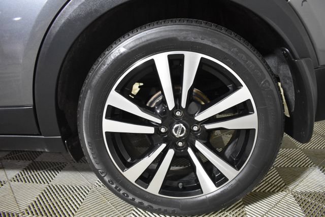 Used 2018 Nissan Kicks SV FWD image 37