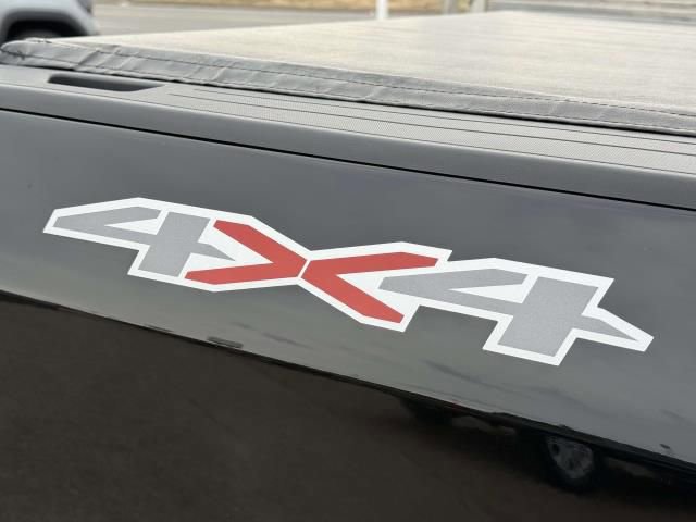 Used 2022 Chevrolet Colorado LT w/ Safety Package image 8