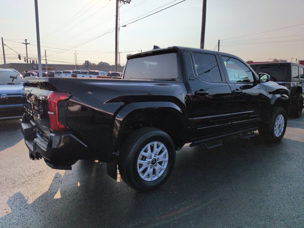 Used 2024 Toyota Tacoma SR5 AWD/4WD image 5