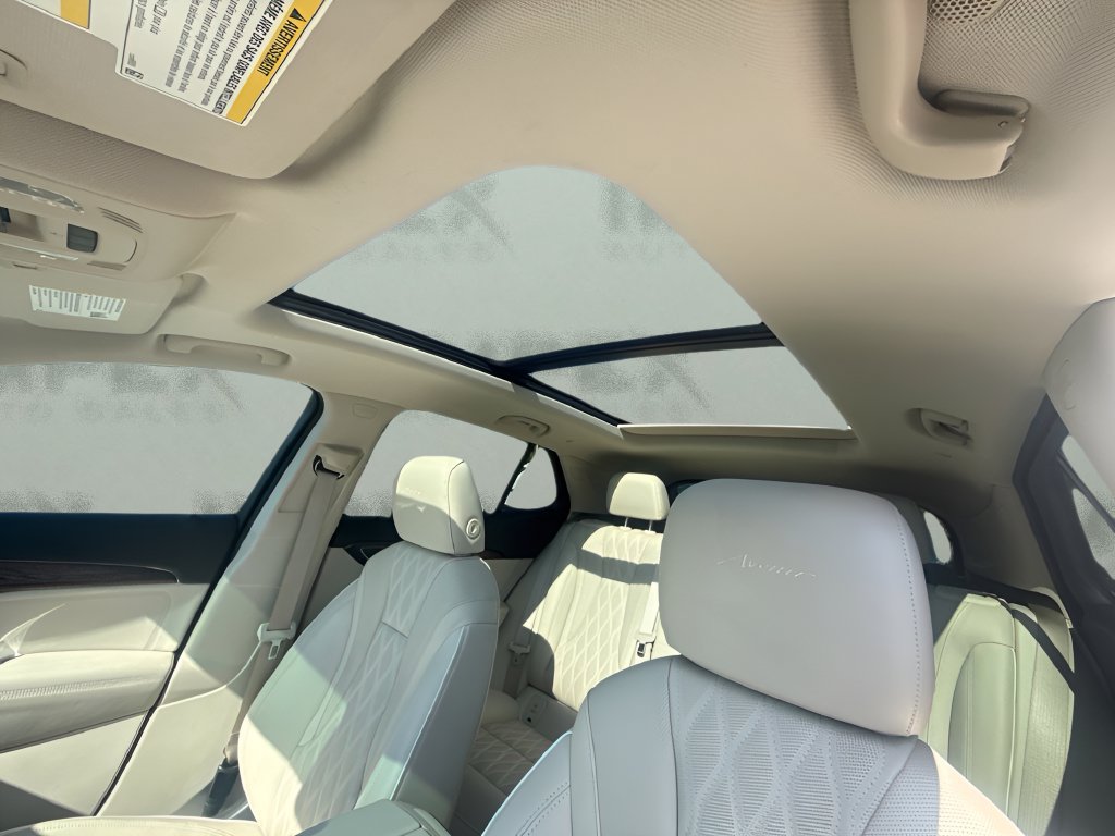 Used 2022 Buick Envision Avenir w/ Technology Package II FWD image 10