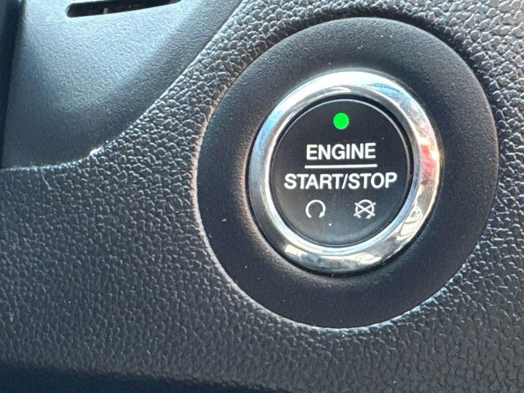 Used 2018 Ford Explorer Limited w/ Equipment Group 301A AWD/4WD image 8