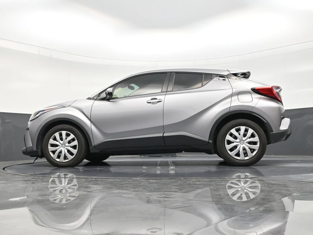 Used 2020 Toyota C-HR LE FWD image 21