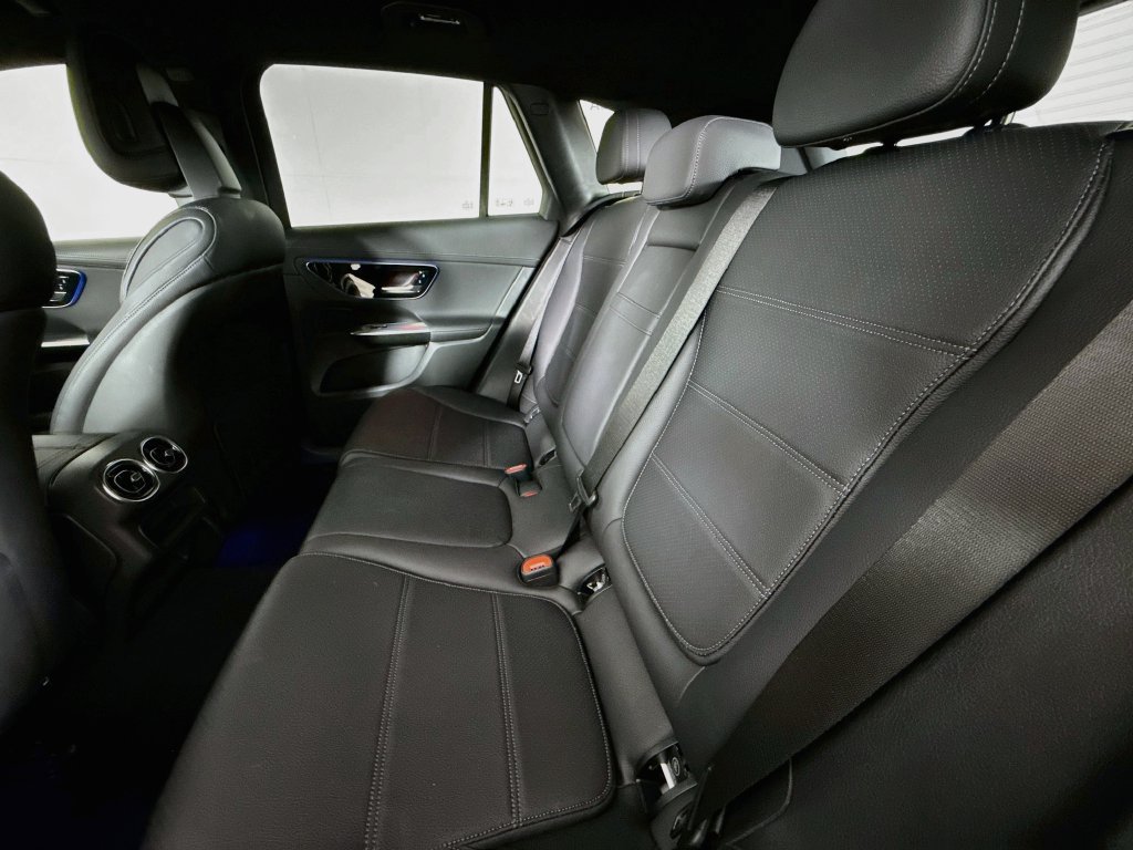 Used 2024 Mercedes-Benz GLC 300 image 24