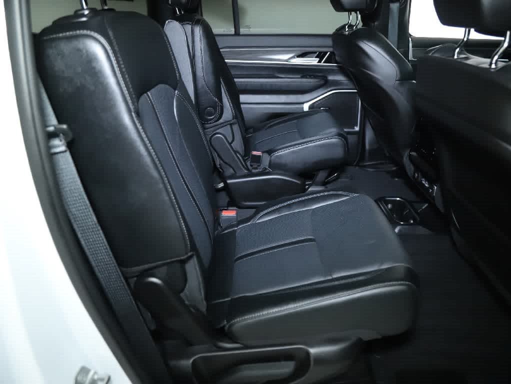 Used 2024 Jeep Wagoneer Series II w/ Premium Group I AWD/4WD image 35