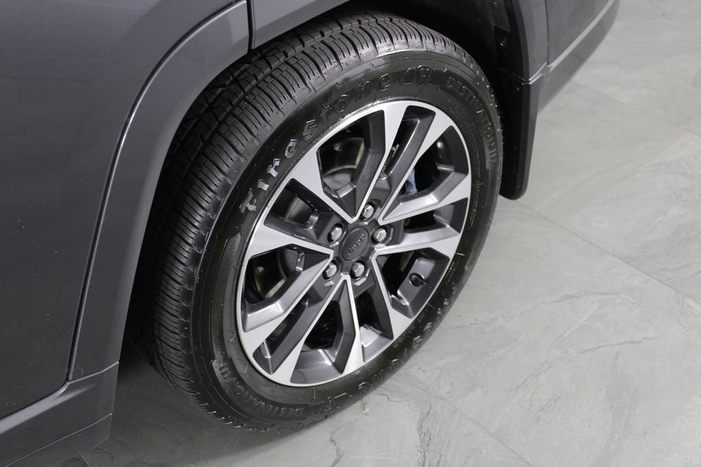 Used 2022 Jeep Grand Cherokee L Overland w/ MOPAR Finishing Package image 12