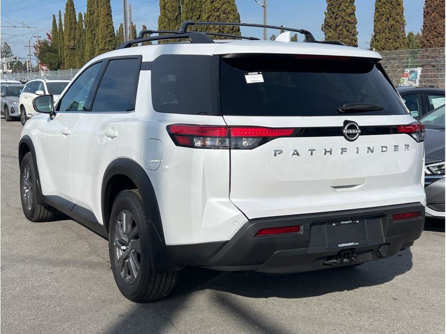 New 2025 Nissan Pathfinder SV w/ SV Premium Package FWD image 6