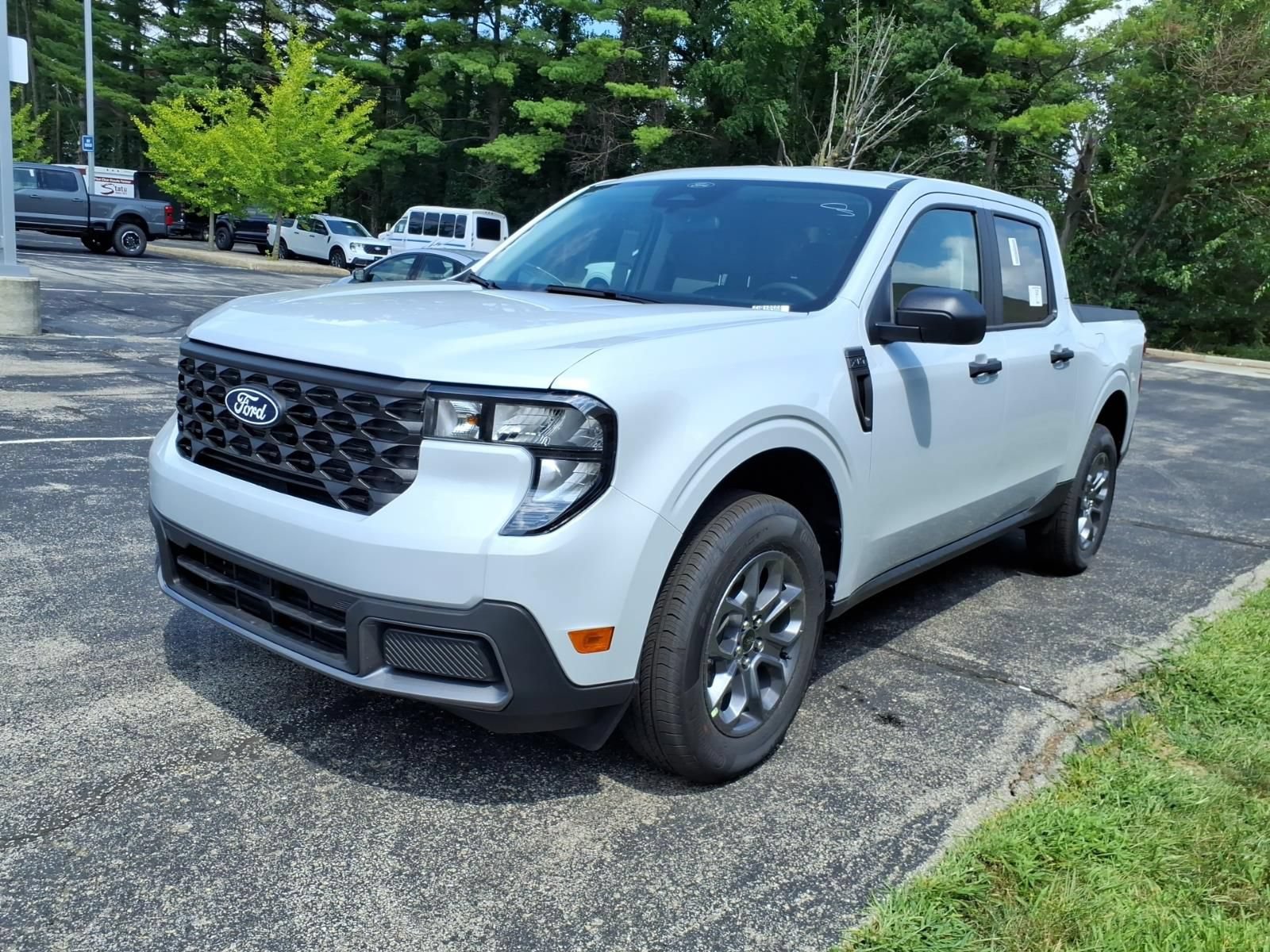 New 2026 Ford Maverick XLT w/ Equipment Group 301A AWD/4WD image 4