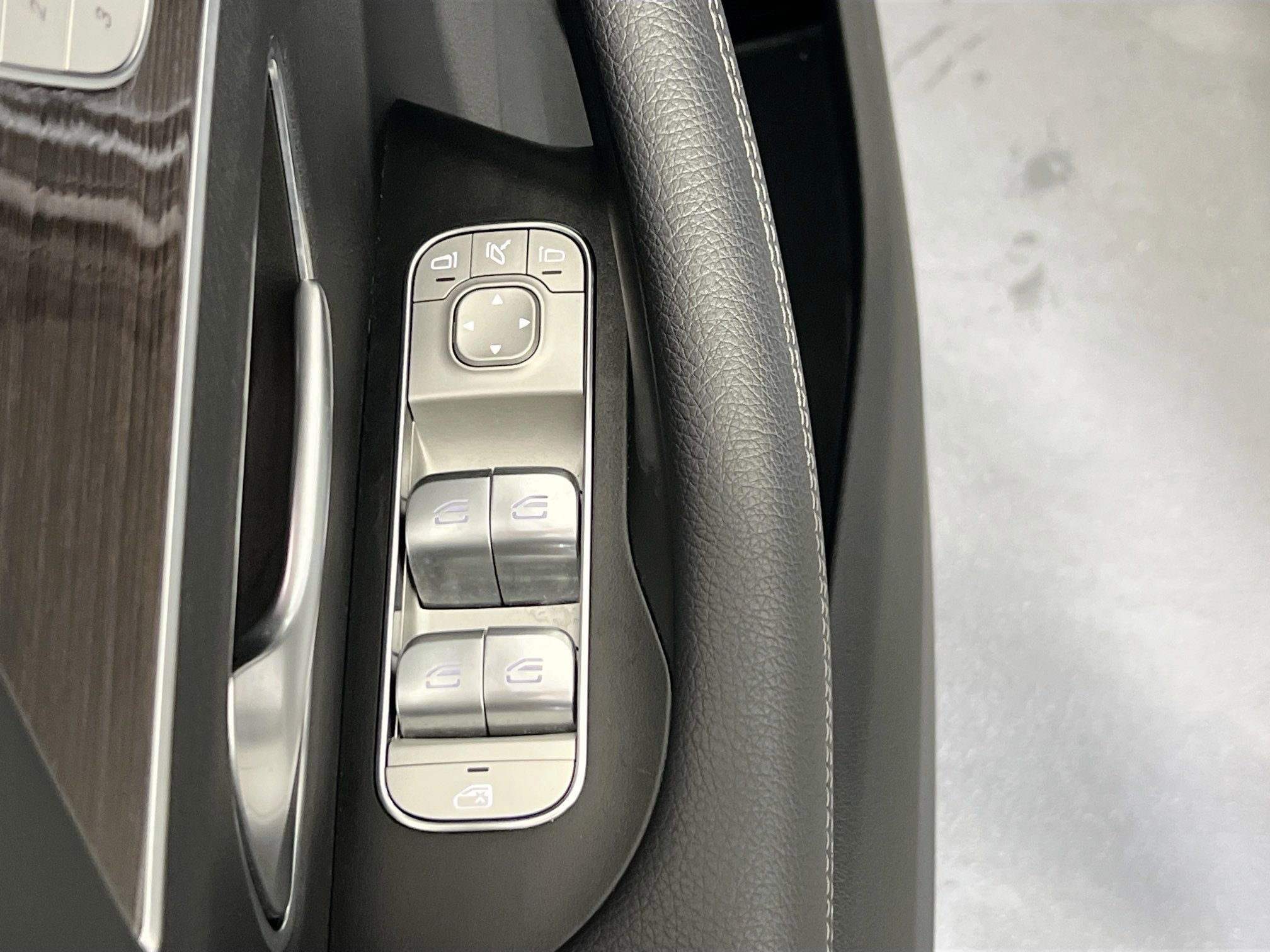 Used 2024 Mercedes-Benz GLS 450 4MATIC image 18