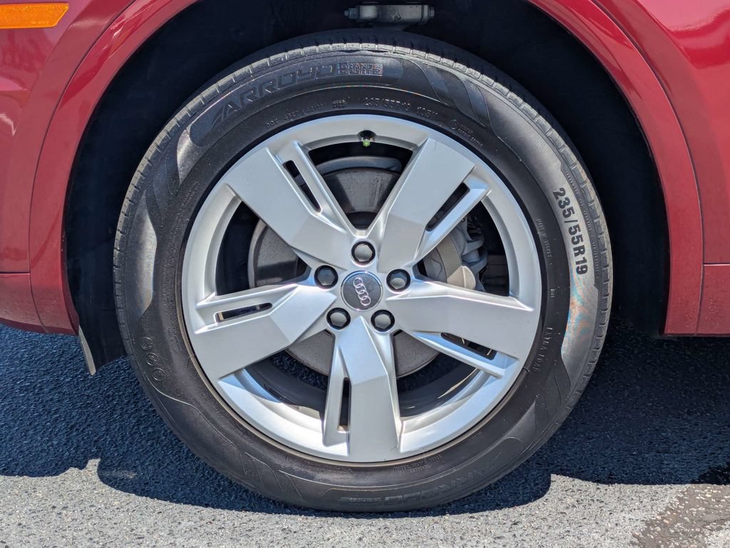 Used 2018 Audi Q5 2.0T Premium Plus w/ Premium Plus Package AWD/4WD image 12