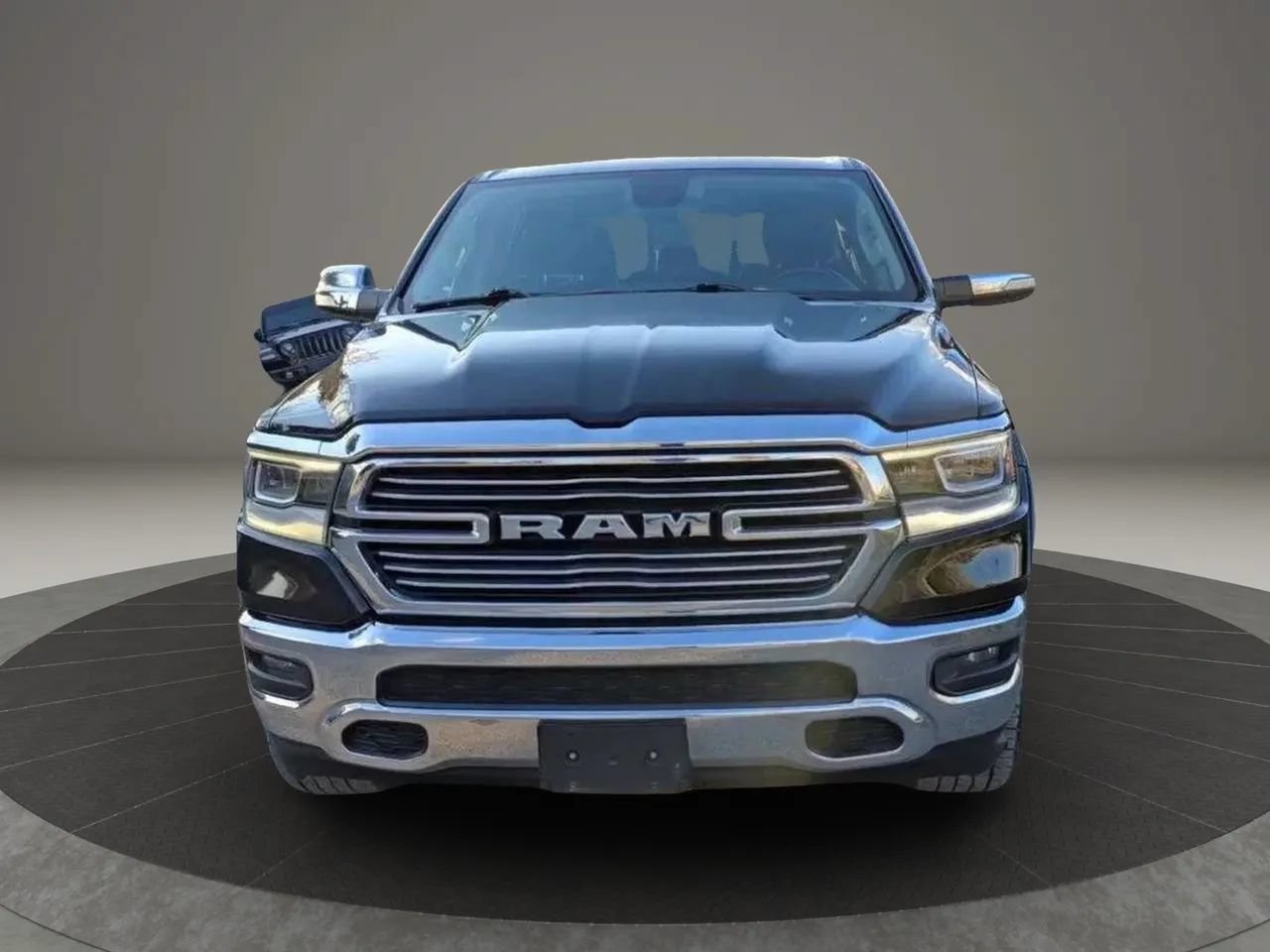 Used 2019 RAM 1500 Laramie AWD/4WD image 6